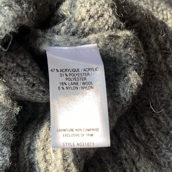 NEW Jacob CHIC lightweight turtleneck sweater. Size L - Picture 10 of 11